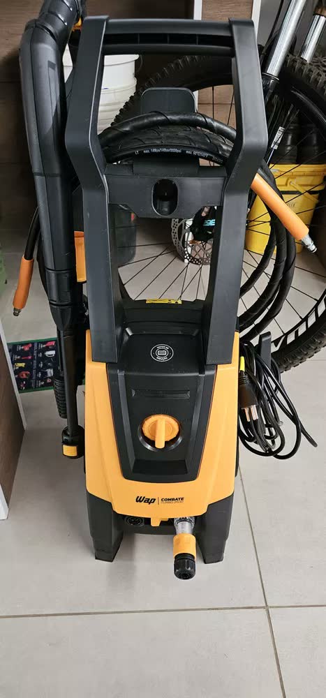 foto de Desobstruidora e Lavadora de Alta Pressão WAP Combate Turbo Ultra 2600 com Motor de Indução