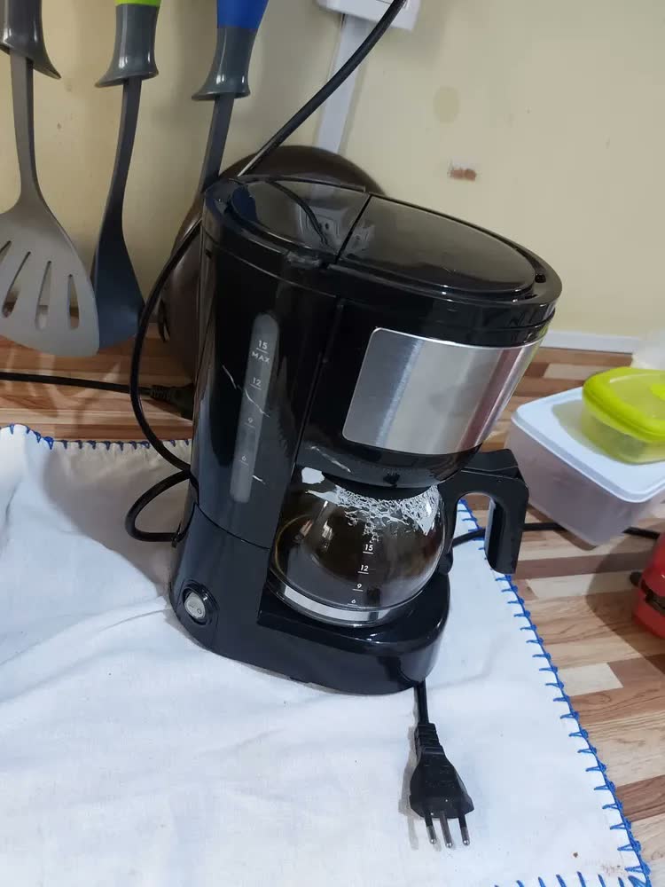 foto de Cafeteira elétrica Electrolux inox filtro permanente removivel corta pingos capacidade 600ml 15 xicaras função manter aquecido sistema ECM10
