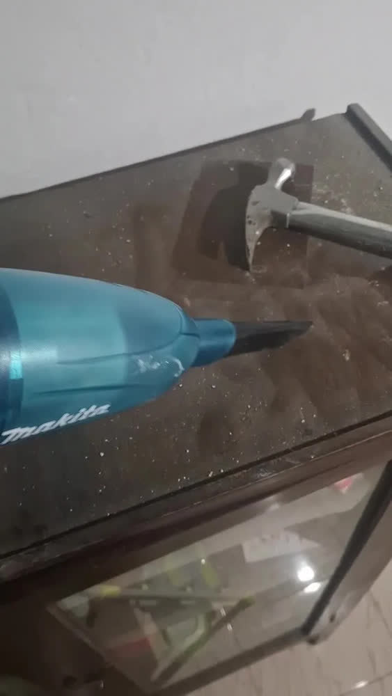 foto de Aspirador de Pó Portátil Makita DCL180ZB 18V, sem Bateria e Carregador