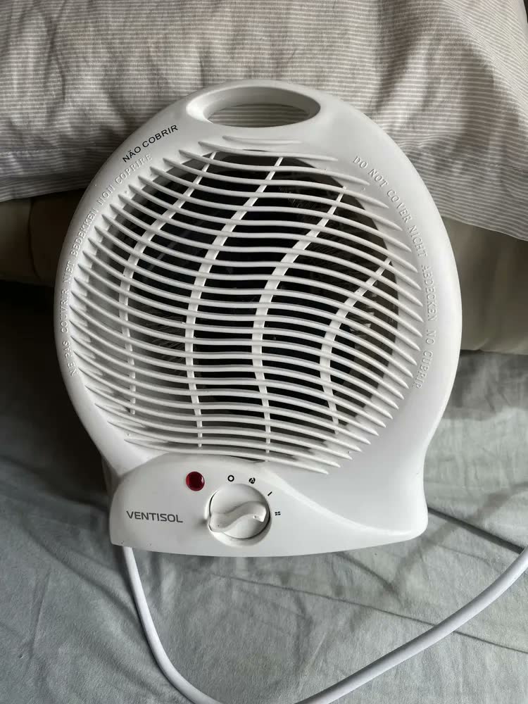 foto de Aquecedor Ventisol A1 1500W Branco Compacto e Seguro
