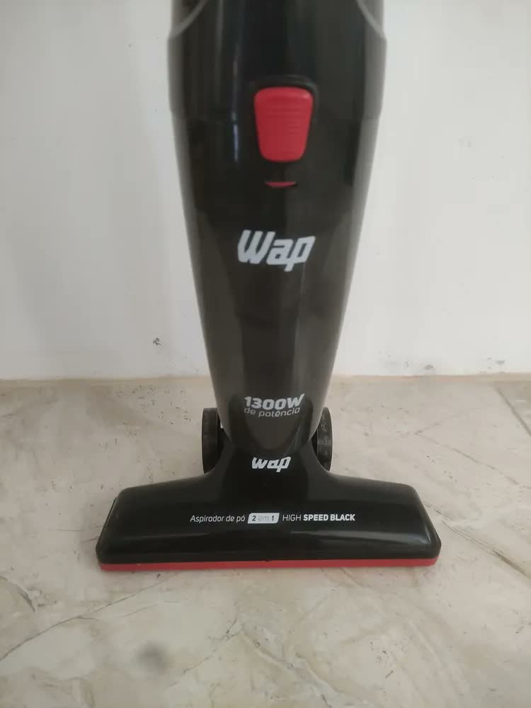foto de Aspirador de pó vertical 2 em 1 Wap High Speed Black cor vermelho e preto