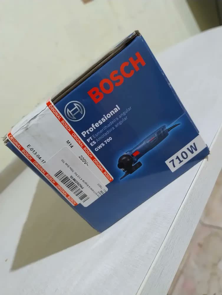 foto de Esmerilhadeira angular Bosch Professional GWS 700 azul 710 W