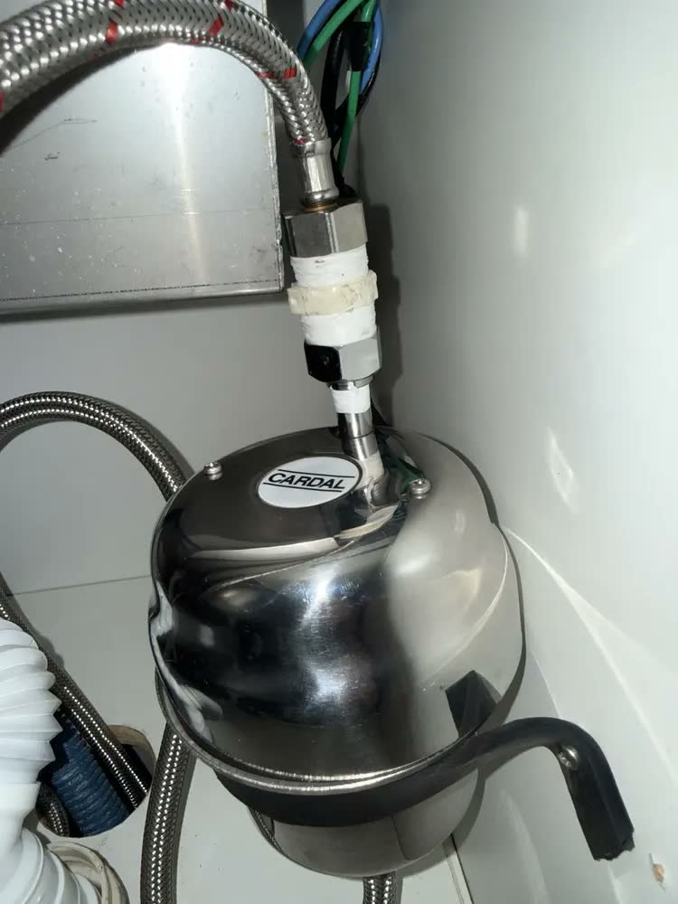 foto de Aquecedor Elétrico Individual Cardal Inox Alta/Baixa Pressão