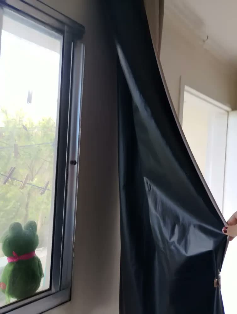 foto de Cortina Blackout 2,20 X 1,40 Para Janela Corta Luz Blecaute