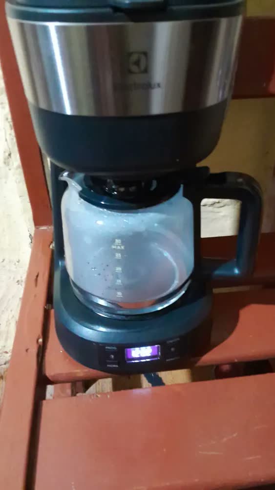 foto de Cafeteira Elétrica Electrolux 30 Xícaras Com Timer Ecm25 Cor Granite grey