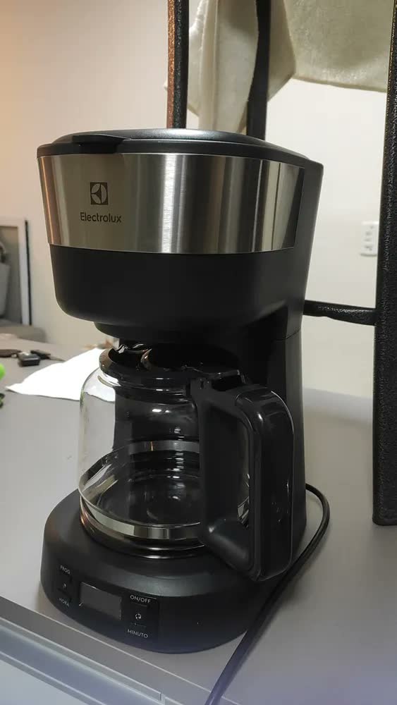 foto de Cafeteira Elétrica Electrolux 30 Xícaras Com Timer Ecm25 Cor Granite grey