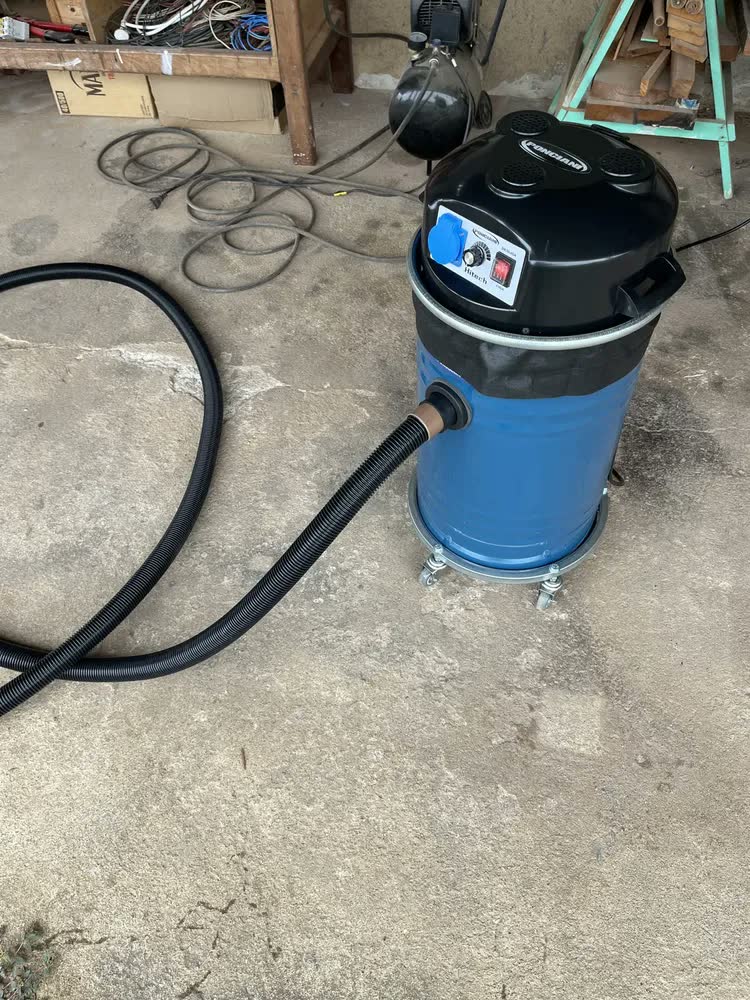 foto de Ponciani Hitech 2200 aspirador industrial tambor 50L azul