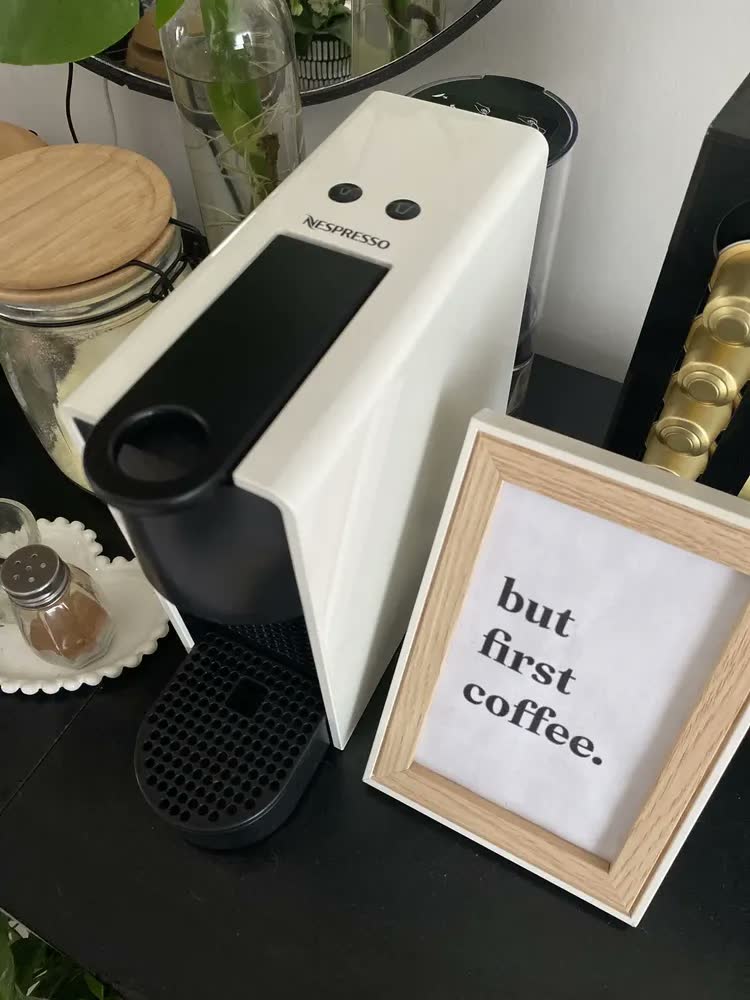 foto de Cafeteira Nespresso Essenza Mini Branca