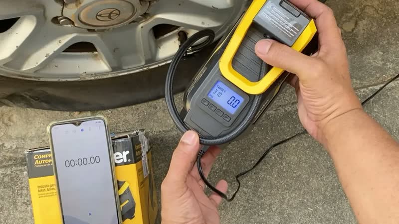 foto de Compressor de Ar Elétrico Portátil Vonder CAV 150 120W