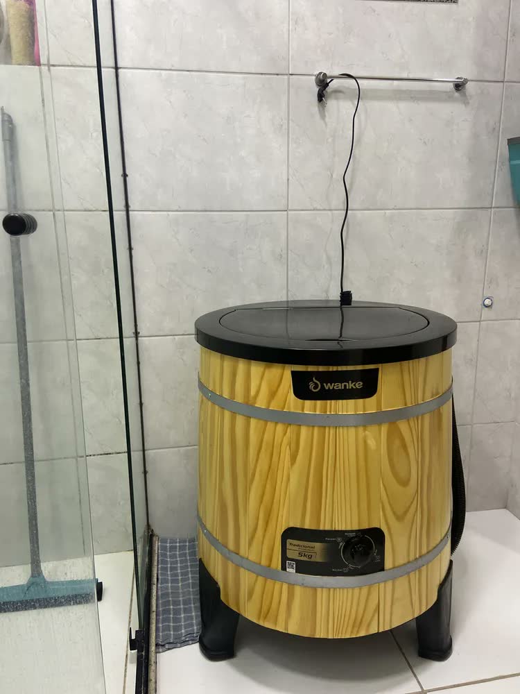 foto de Máquina de lavar semi-automática Wanke hasta 5kg - marrom/preto