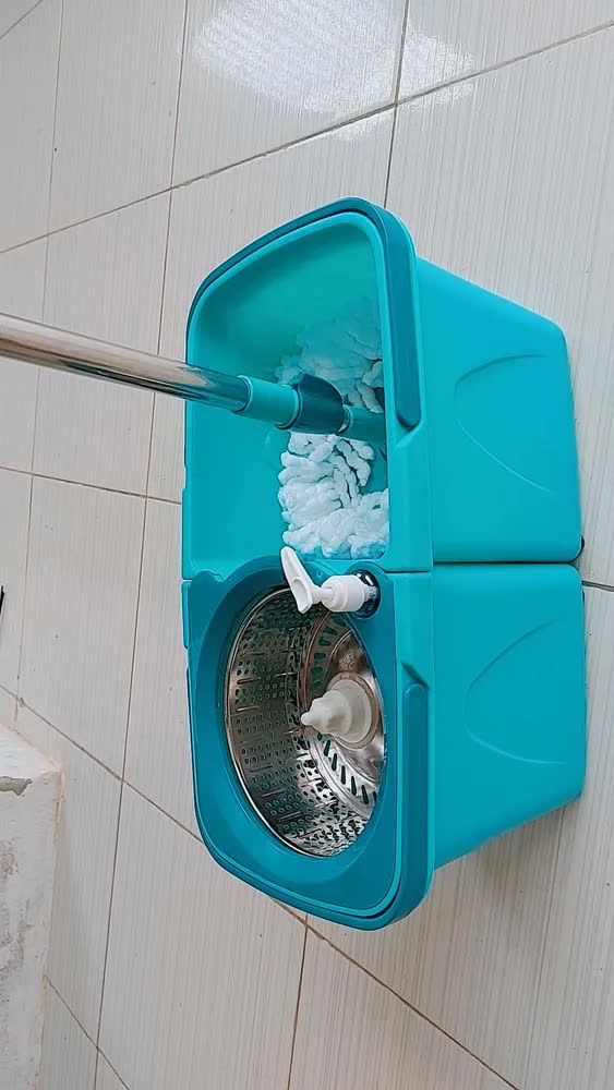 foto de Mop Giratório Pró Com 2 Refis 9 Litros Flash Limp Verde