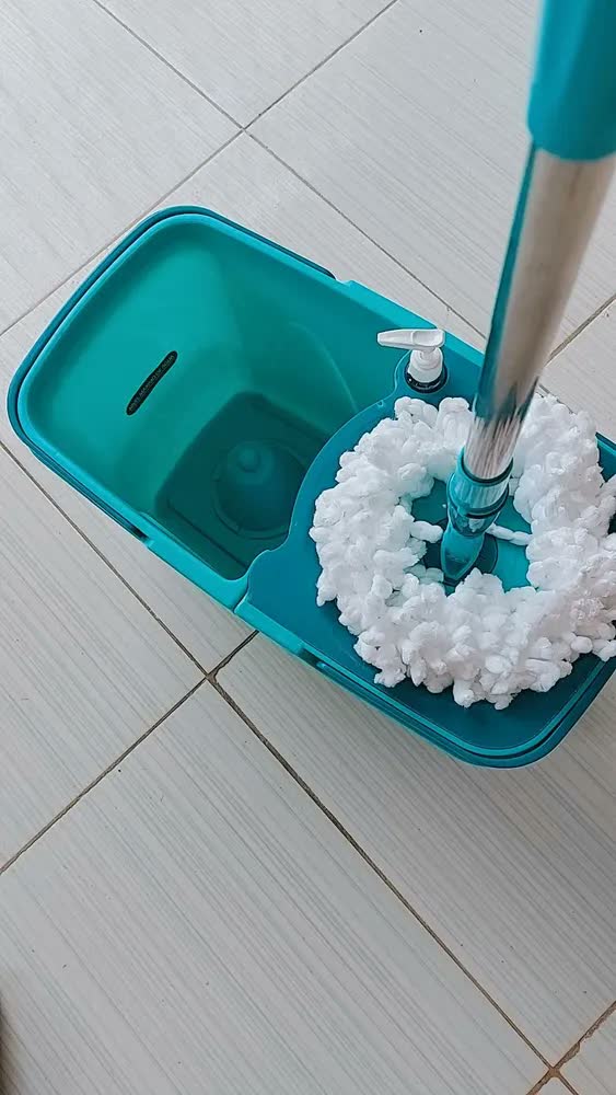 foto de Mop Giratório Pró Com 2 Refis 9 Litros Flash Limp Verde