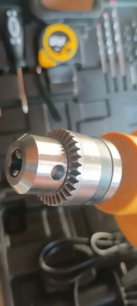foto de Furadeira De Impacto Parafusadeira WAP Efpi 700K10 Elétrica Kit Mandril 3/8' 700W
