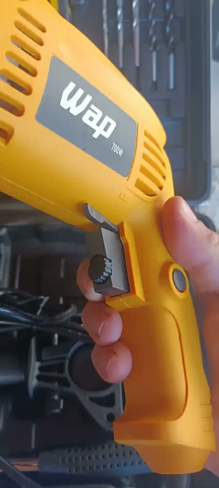 foto de Furadeira De Impacto Parafusadeira WAP Efpi 700K10 Elétrica Kit Mandril 3/8' 700W