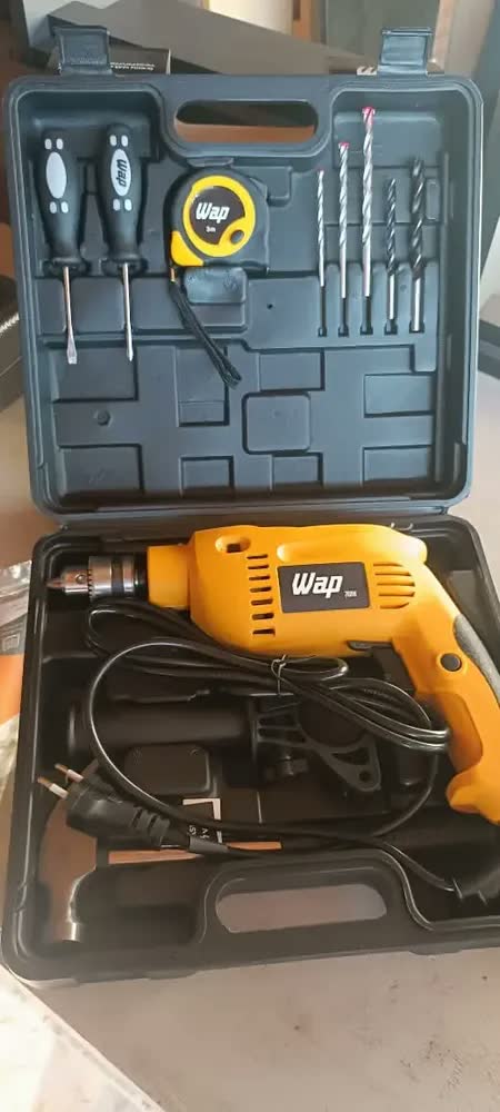 foto de Furadeira De Impacto Parafusadeira WAP Efpi 700K10 Elétrica Kit Mandril 3/8' 700W