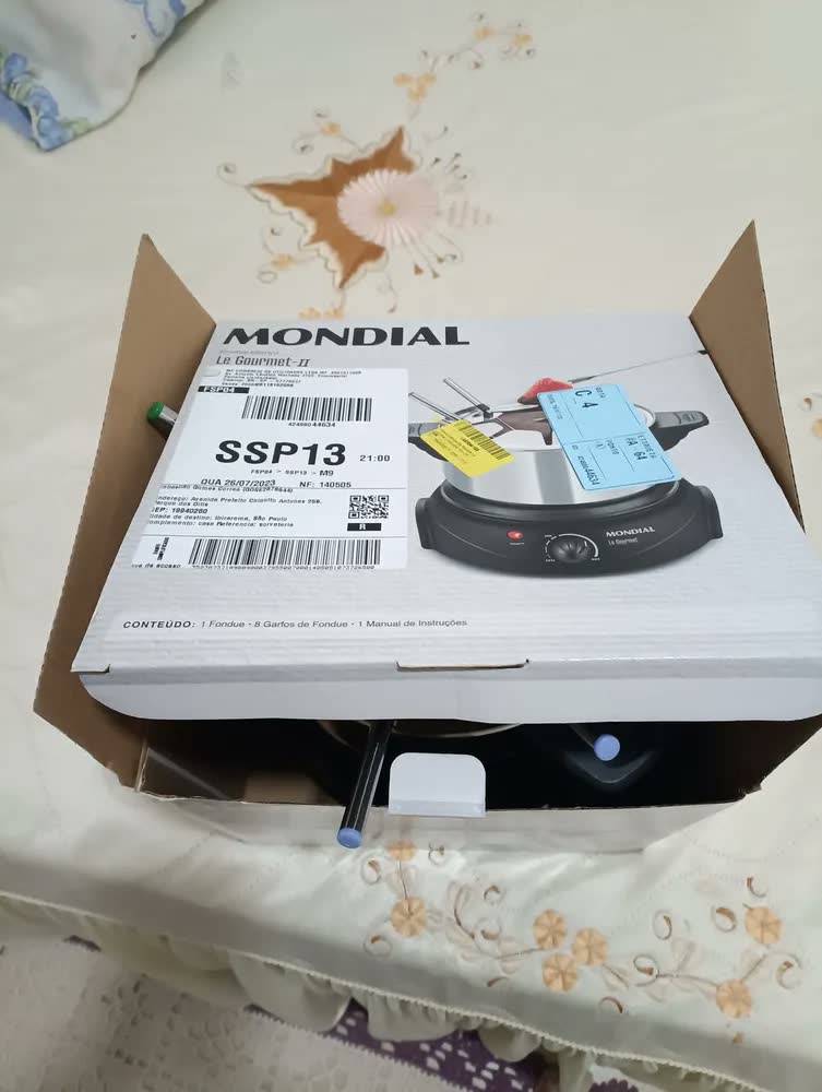 foto de Panela Elétrica De Fondue Le Gourmet Ii Fd-02 Mondial Preto/prata