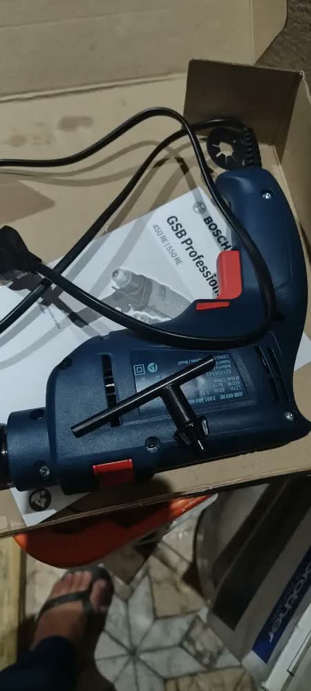 foto de Furadeira rotativa de impacto Bosch 450W Gsb 450re, cor azul