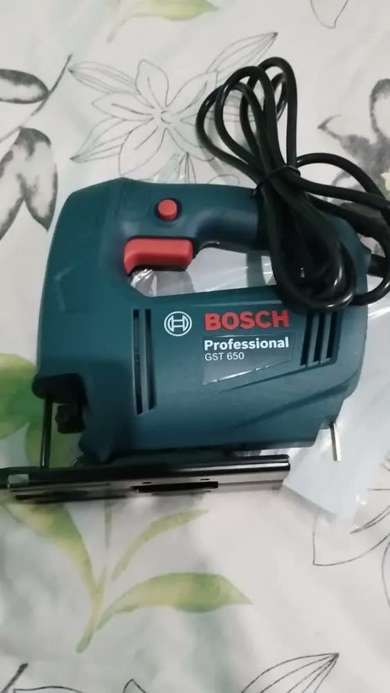 foto de Serra tico-tico profissional Bosch Professional GST 650 450W