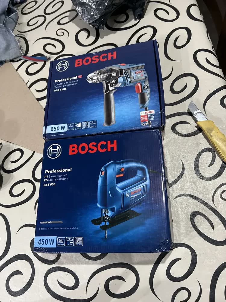 foto de Serra tico-tico profissional Bosch Professional GST 650 450W