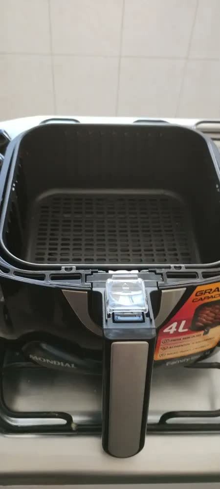 foto de Fritadeira Sem Óleo Air Fryer 4L Mondial 1500W - AFN-40-BI