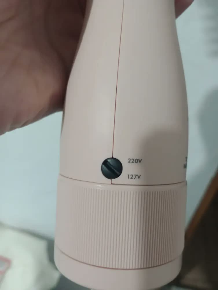 foto de Escova Secadora E Modeladora Britânia 4 EM 1 ANTI FRIZZ BRILHO E MACIEZ BEC07R 1300W 127V/220V