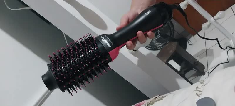 foto de Escova Secadora Bec02 Soft 4 Em 1 Tourmaline 1200w Britânia Preto E Rosa