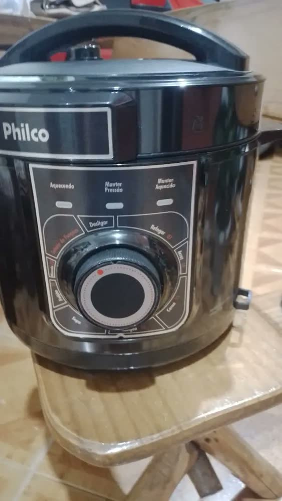 foto de Panela De Pressão Philco Ppp02pi Inox 5l 900w Preta Cor Preto
