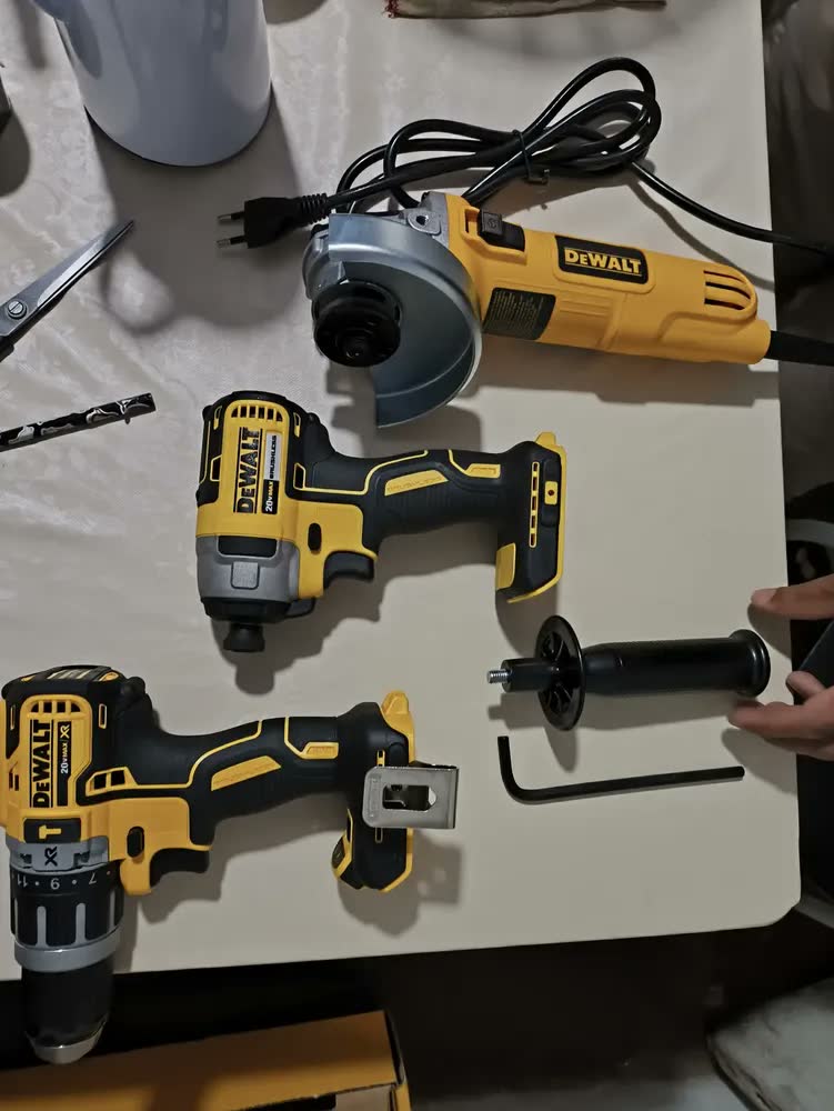 foto de Parafusadeira de Impacto 6,3mm Dewalt Modelo DCF7871B Motor Brushless Bivolt