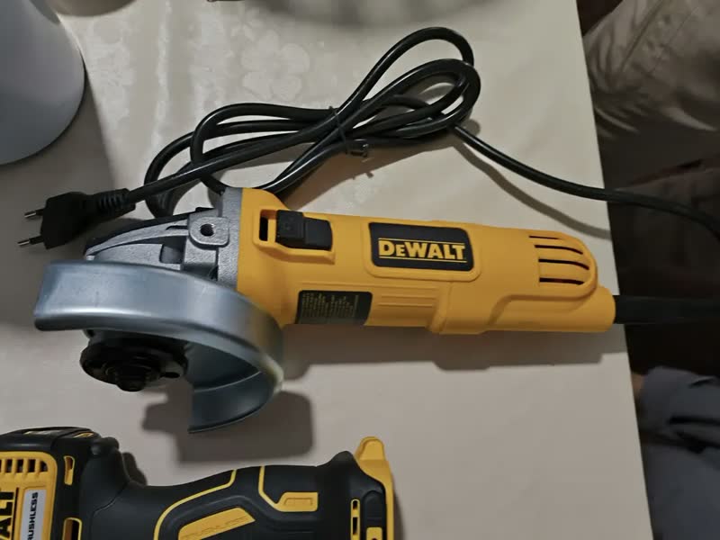 foto de Parafusadeira de Impacto 6,3mm Dewalt Modelo DCF7871B Motor Brushless Bivolt
