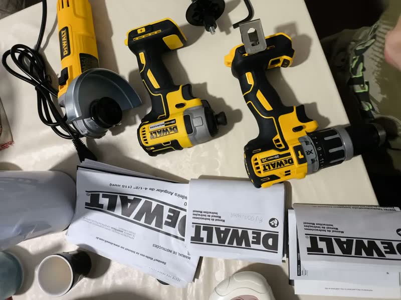 foto de Parafusadeira de Impacto 6,3mm Dewalt Modelo DCF7871B Motor Brushless Bivolt