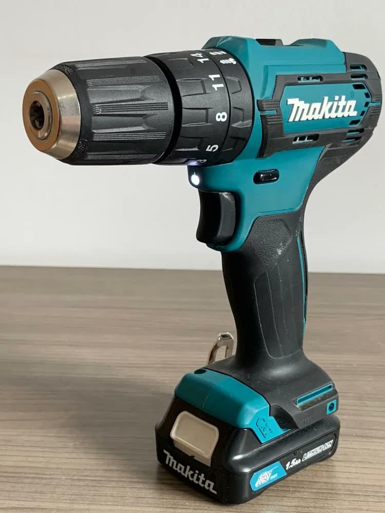foto de Parafusadeira E Furadeira Impacto 12v 3/8 1,5ah Makita