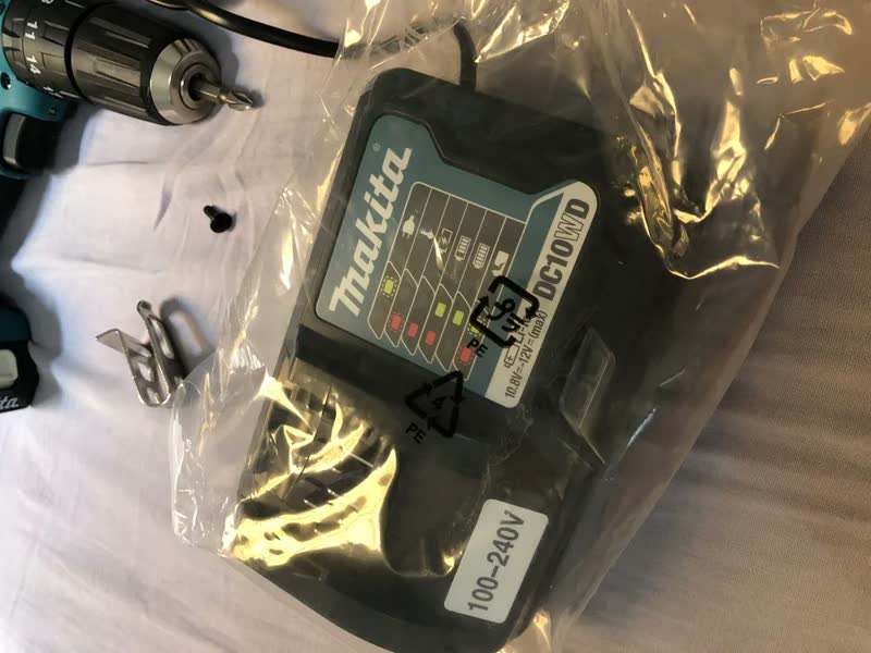 foto de Parafusadeira E Furadeira Impacto 12v 3/8 1,5ah Makita