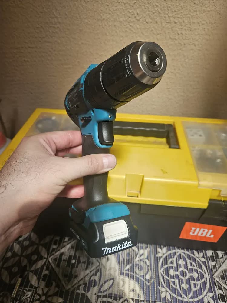 foto de Parafusadeira E Furadeira Impacto 12v 3/8 1,5ah Makita