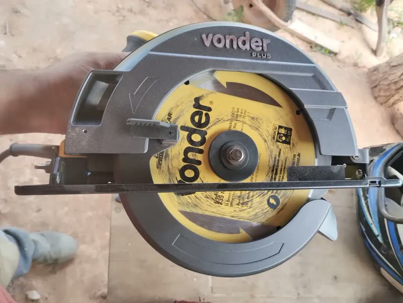 foto de Vonder SCV2209 Serra Circular Amarelo