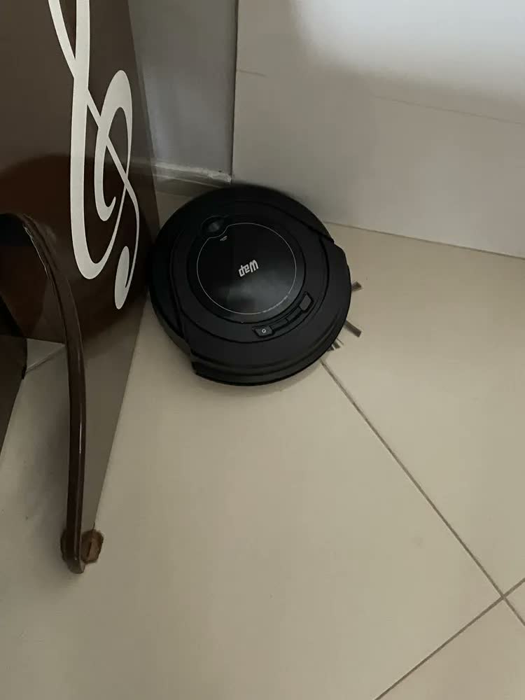 foto de Robô aspirador Robot W90 varre aspira e passa pano 30w Wap cor preto