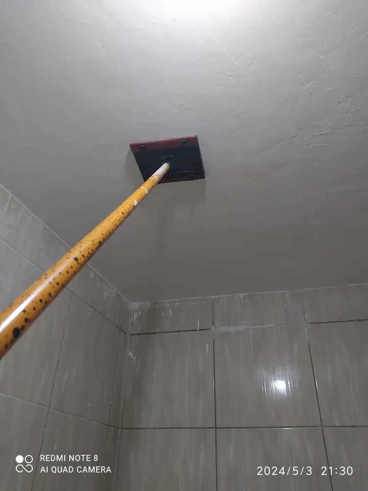 foto de Lixadeira Manual Lixaflex Preto para Paredes e Tetos com Suporte Articulado