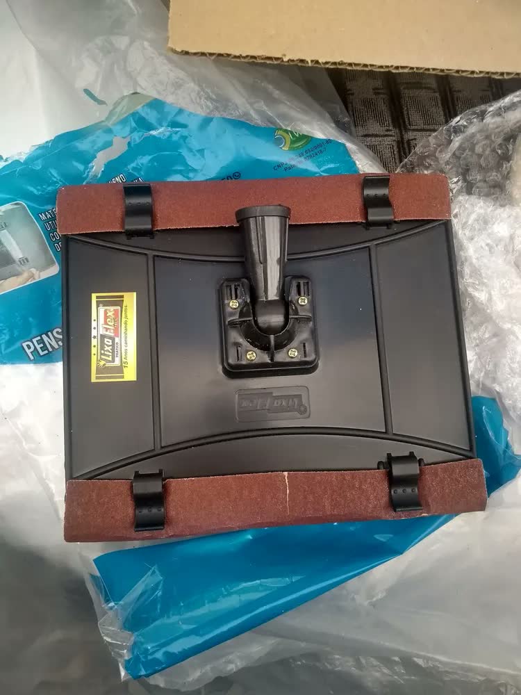foto de Lixadeira Manual Lixaflex Preto para Paredes e Tetos com Suporte Articulado