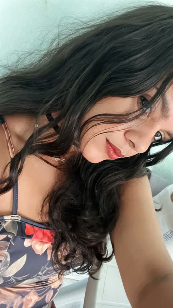 foto de Escova Secadora de Cabelos Soft Beauty Cherry Philco Pec13 1300w 4 em 1 seca, alisa, modela e dá volume