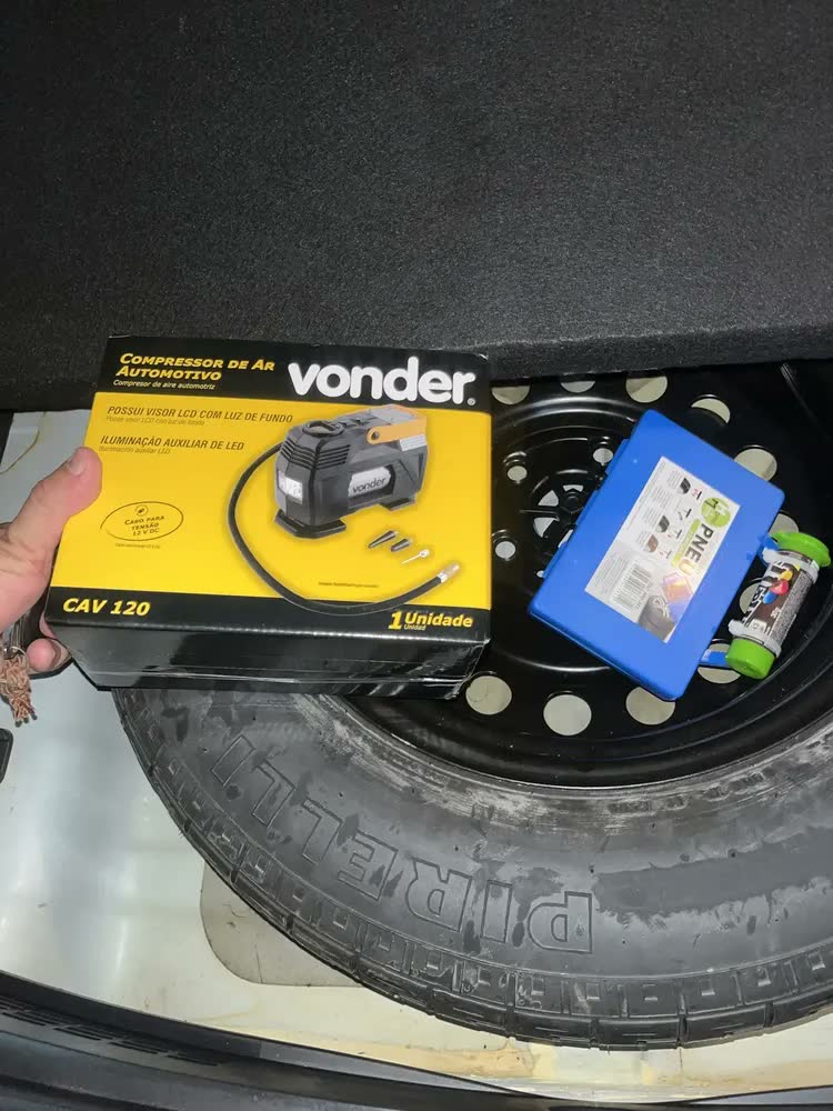 foto de Compressor de ar elétrico portátil Vonder Hobby CAV 120 0.163hp