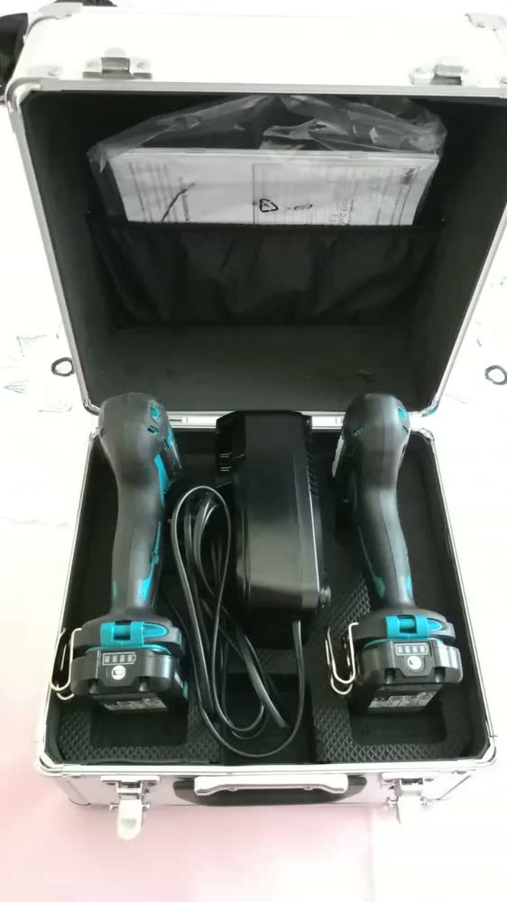 foto de Combo Furadeira Parafusadeira DF333D + Parafusadeira de Impacto TD110D 12V - CLX224SAX