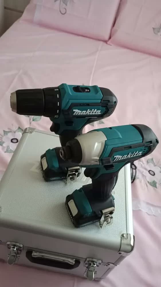 foto de Combo Furadeira Parafusadeira DF333D + Parafusadeira de Impacto TD110D 12V - CLX224SAX