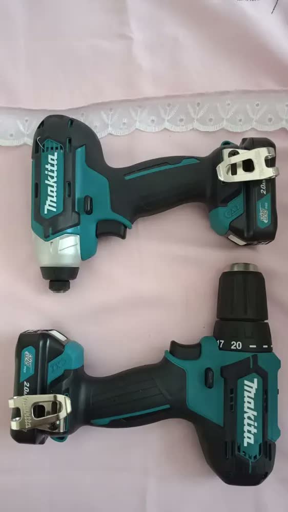 foto de Combo Furadeira Parafusadeira DF333D + Parafusadeira de Impacto TD110D 12V - CLX224SAX