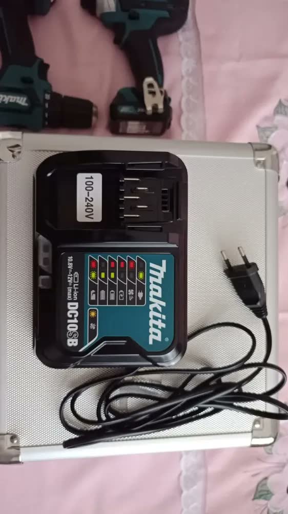 foto de Combo Furadeira Parafusadeira DF333D + Parafusadeira de Impacto TD110D 12V - CLX224SAX