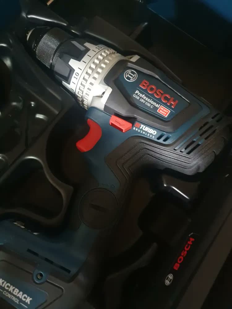 foto de Furadeira martelete parafusadeira sem fio de 13mm Bosch GSB 150 C + 0 baterías de 0mAh + accesorio com maleta de transporte