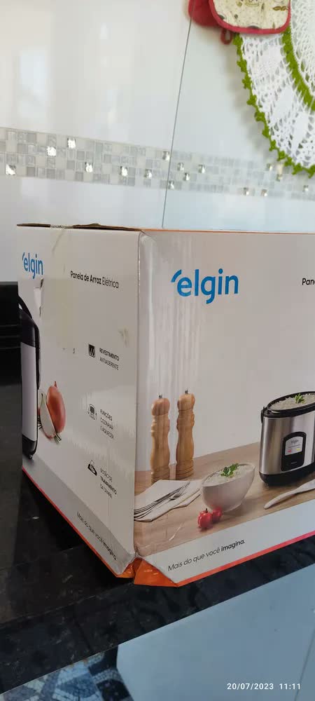 foto de Panela Elétrica De Arroz A Vapor 400w 5 Xícaras Ou 1l Elgin Cor Cinza/Preto