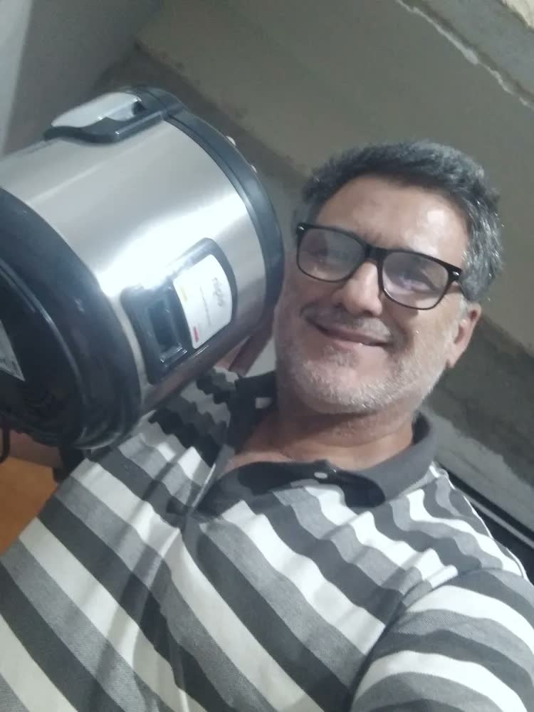 foto de Panela Elétrica De Arroz A Vapor 400w 5 Xícaras Ou 1l Elgin Cor Cinza/Preto