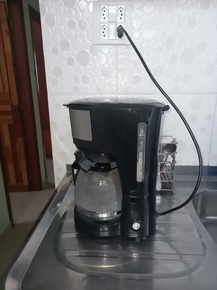 foto de Cafeteira Elétrica ECM20 30 Xícaras Efficient Função Manter Aquecido Cor Inox Preta Electrolux