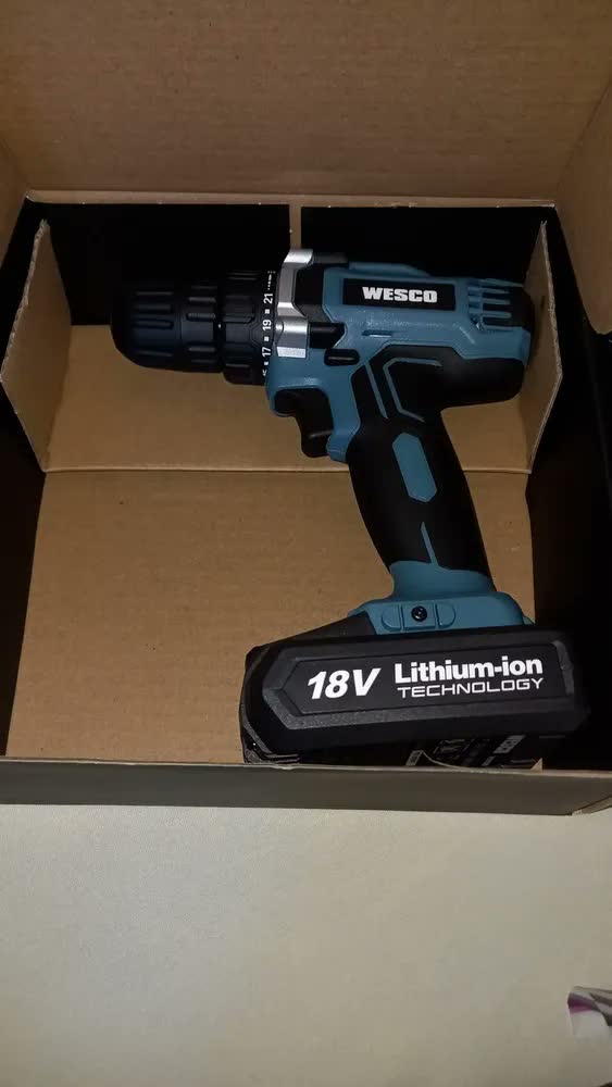 foto de Parafusadeira Furadeira Wesco WS2972 18V Bateria Li-ion 750rpm