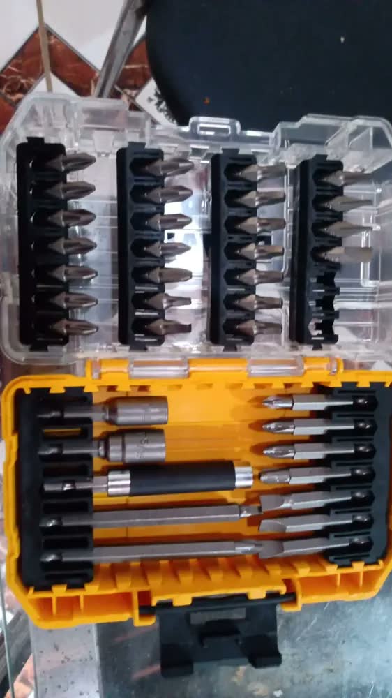 foto de Parafusadeira e Furadeira de Impacto 13mm 20V DEWALT DCD7781D1 Com Bateria, Carregador e Bolsa
