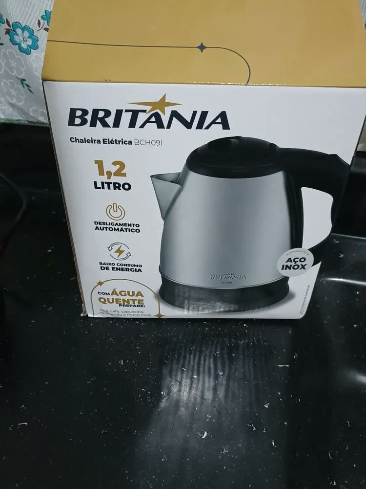 foto de Chaleira Elétrica Bch09i 1,2 Litros Britânia Cor Aço inox
